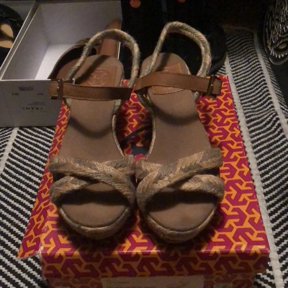 Tory Burch Khaki/Royal Tan Camelia Mid Wedge Espadrille Sz 8 - Picture 3 of 6